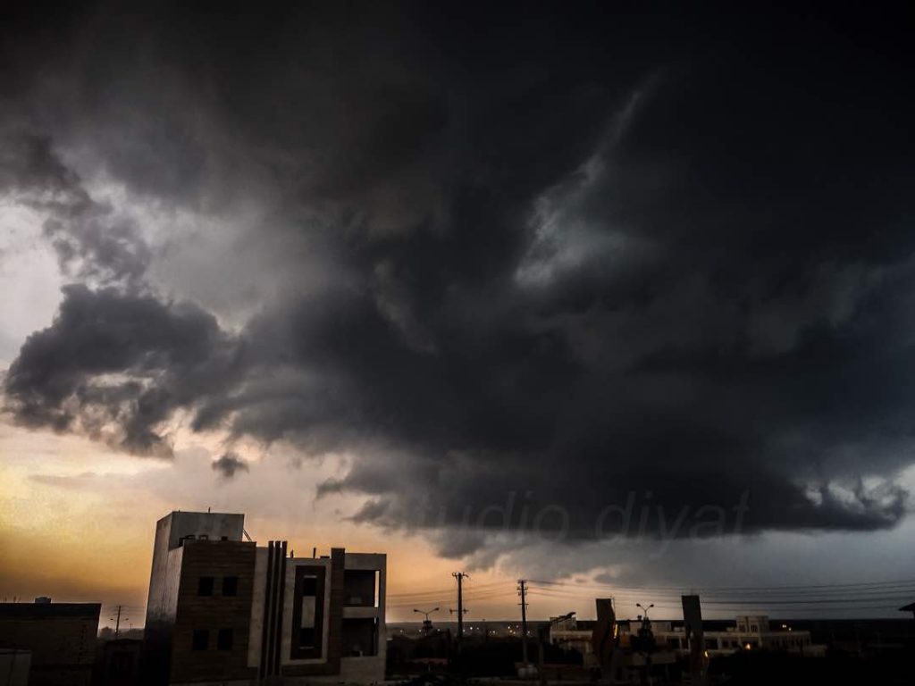 آسمان ابری شهر بندر سیراف در روز 30 مهر 97  عکاس/علیرضا پرهیز