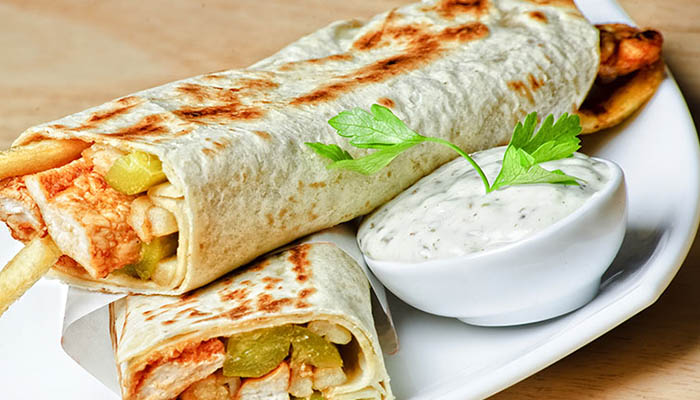 طرز تهیه شاورمای مرغ غذای اصیل عربی به ۲ روش