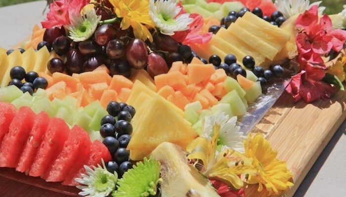 ۳۸ نمونه جذاب برای تزیین ظرف میوه خواستگاری