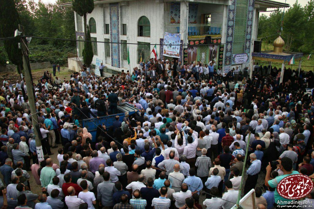 حضور و سخنرانی دکتر احمدی‌نژاد در مراسم یادوراه شهدای لسبو محله رودسر ۹۸/۵/۴ | تصاویر