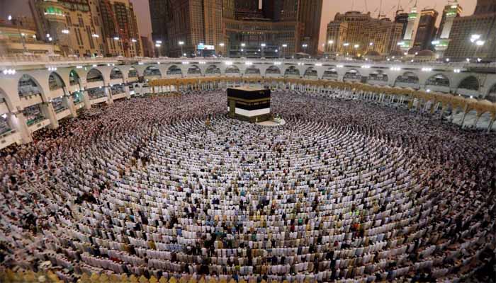 پوشش مردان هنگام خواندن نماز از دیدگاه مراجع تقلید شیعه
