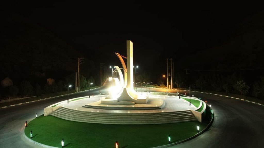 میدان ورودی شهر بندر سیراف
