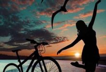 عکس دختر تنها؛ ۴۰ عکس دختر تنها در غروب، شب و باران برای پروفایل
